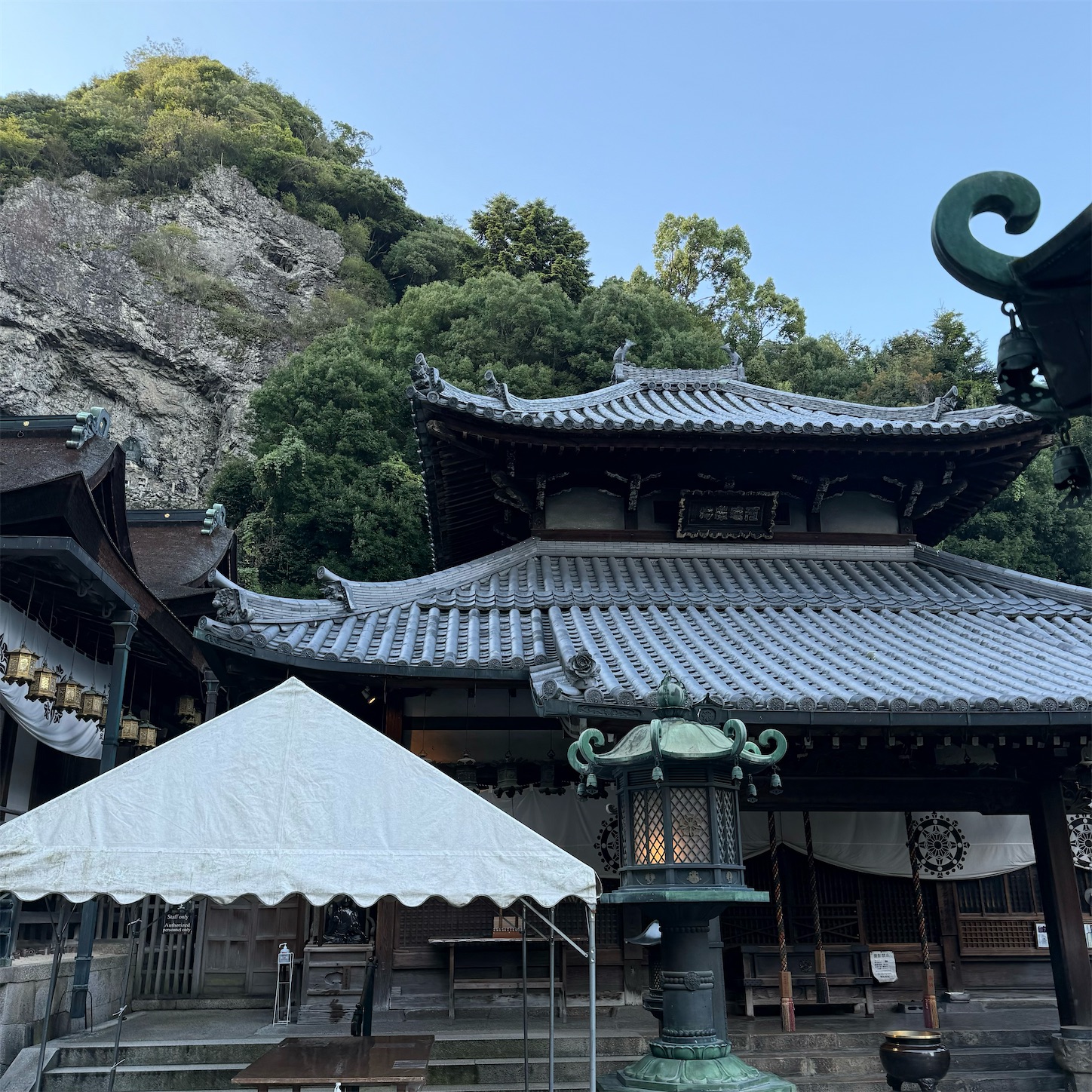 宝山寺本堂