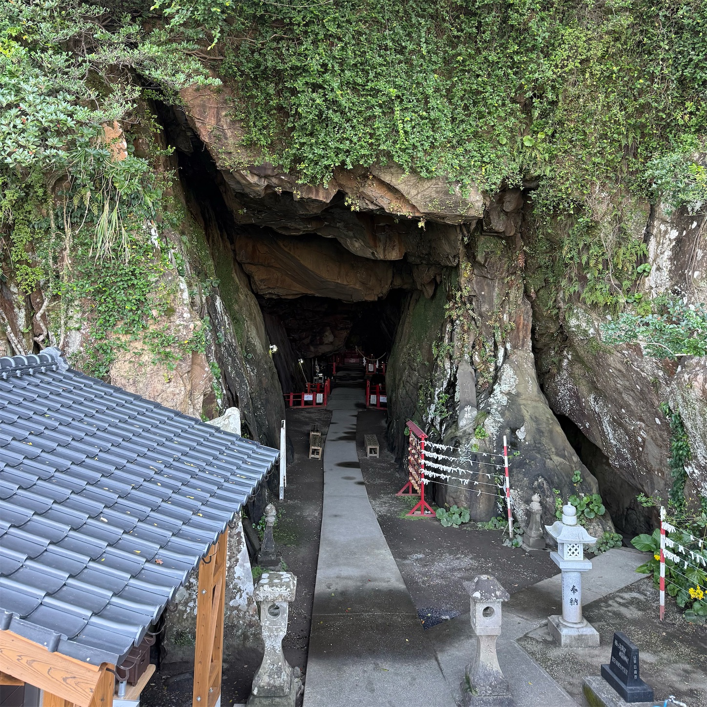 油津港近くの祇園神社
