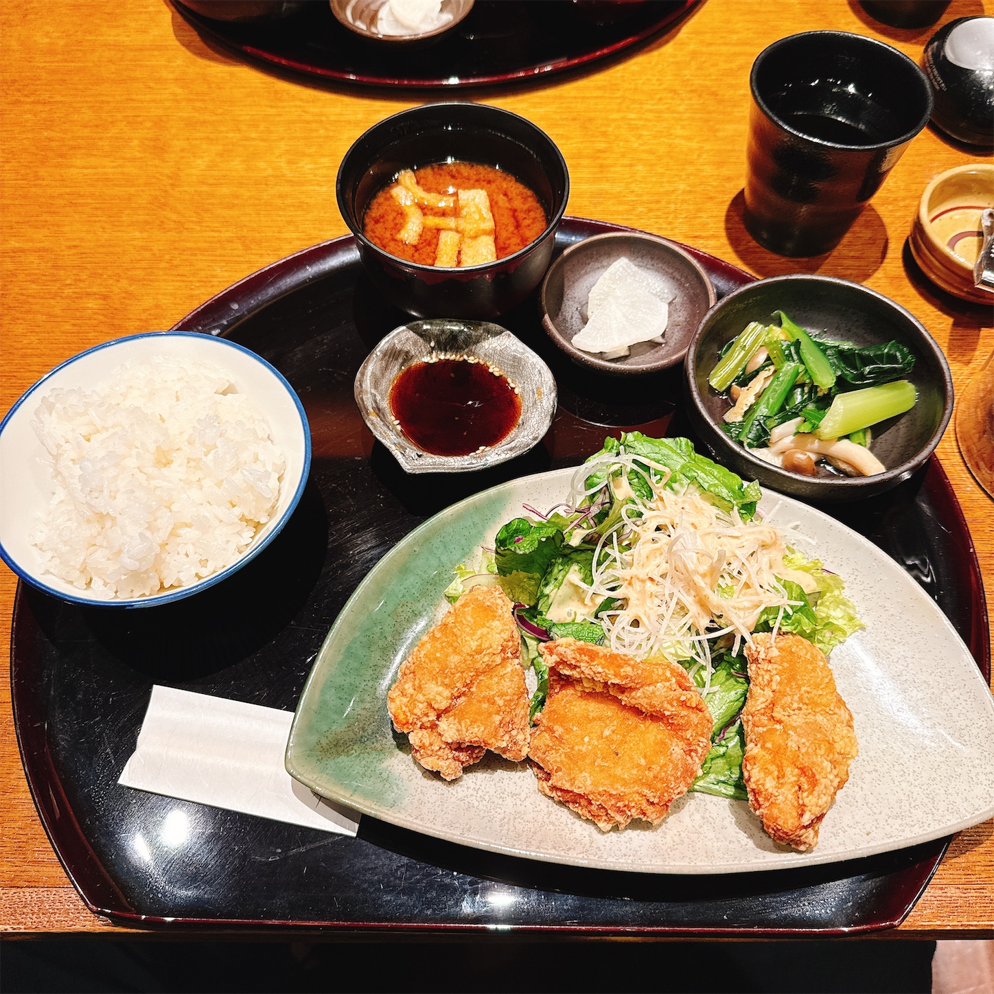うおまん淀屋橋odona店の鶏の唐揚げ定食
