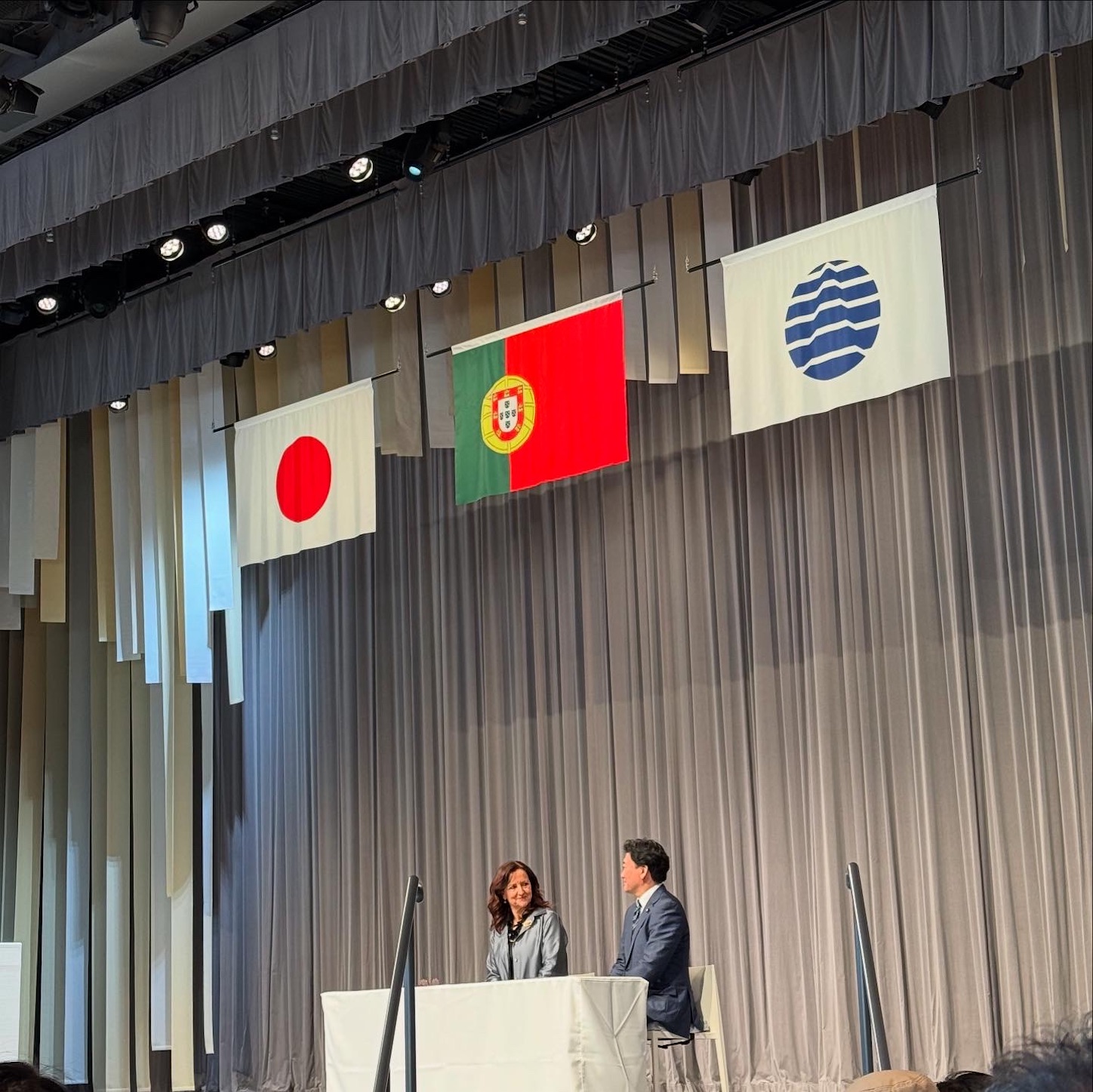 ロドリゲス文化大臣と武部文部科学副大臣 ロドリゲス文化大臣と武部文部科学副大臣