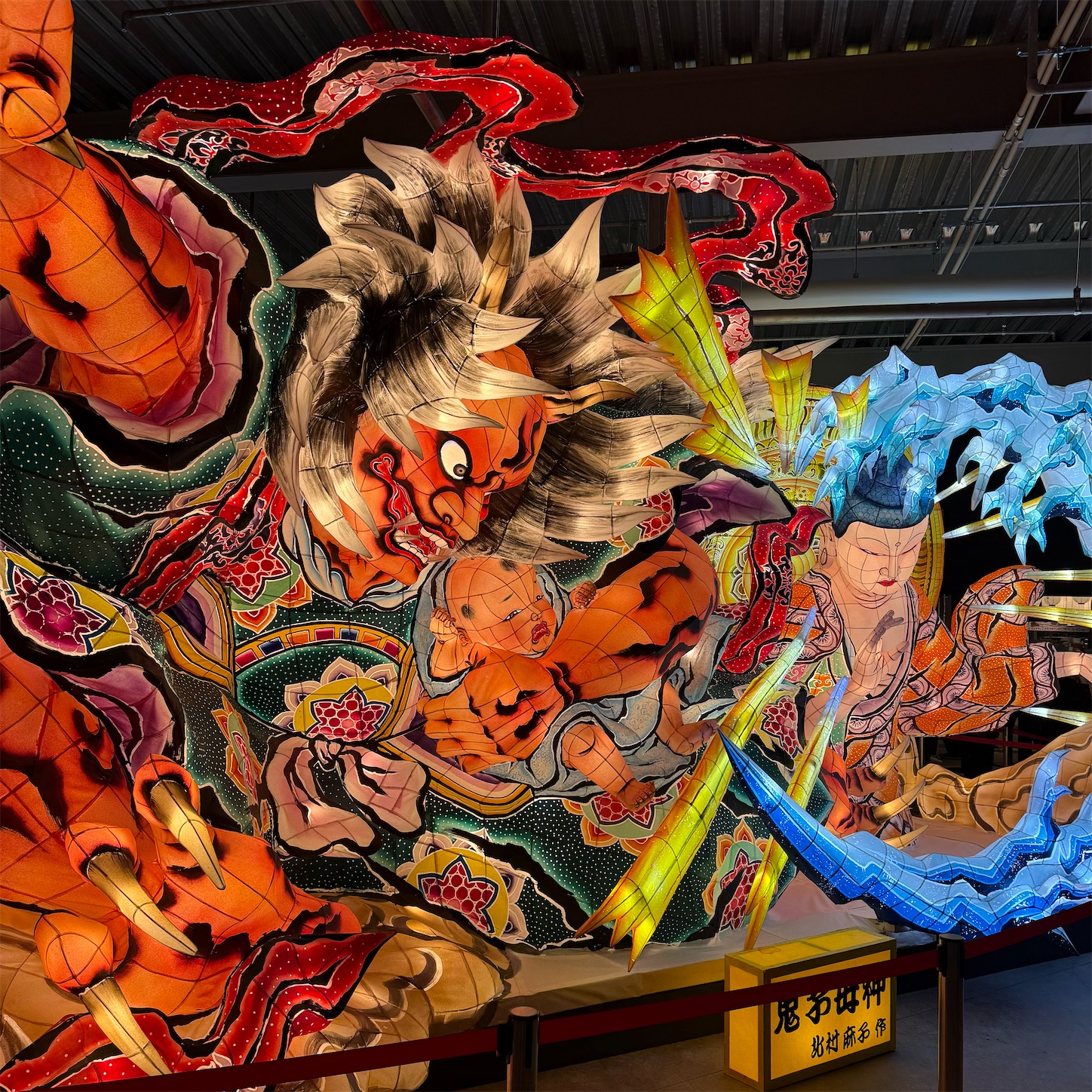 入口に展示されているねぶた