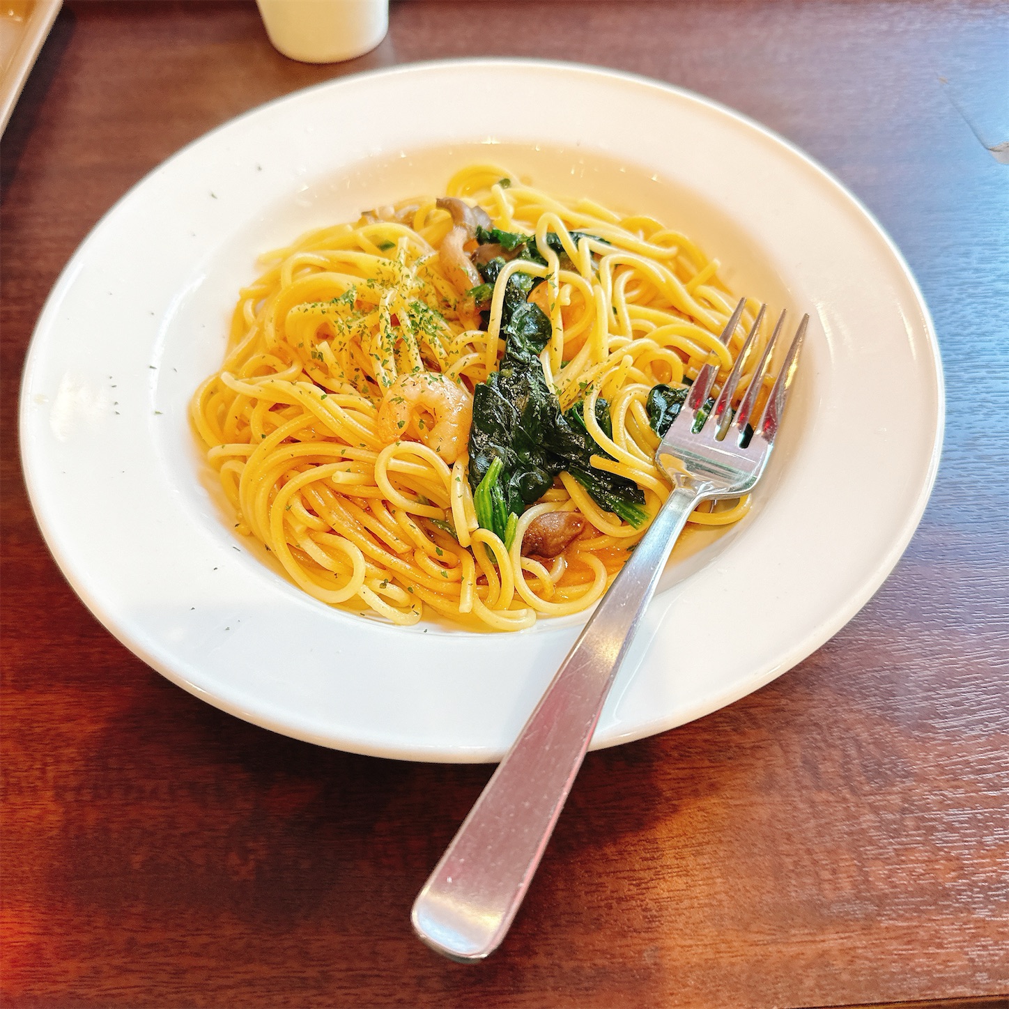 ホリーズカフェの海老とあさりのバター醤油のスパゲッティ