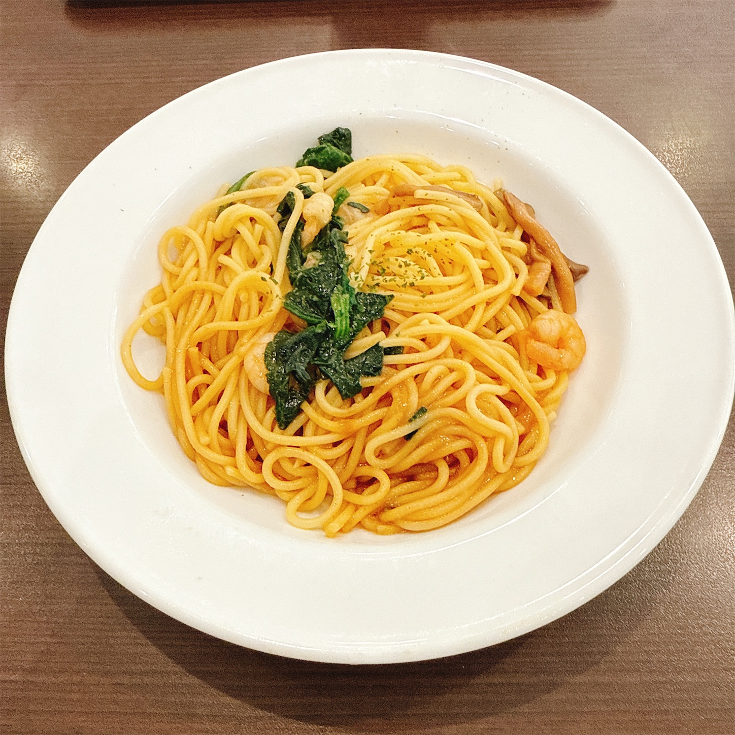 ホリーズカフェの海鮮とあさりのバター醤油スパゲッティ