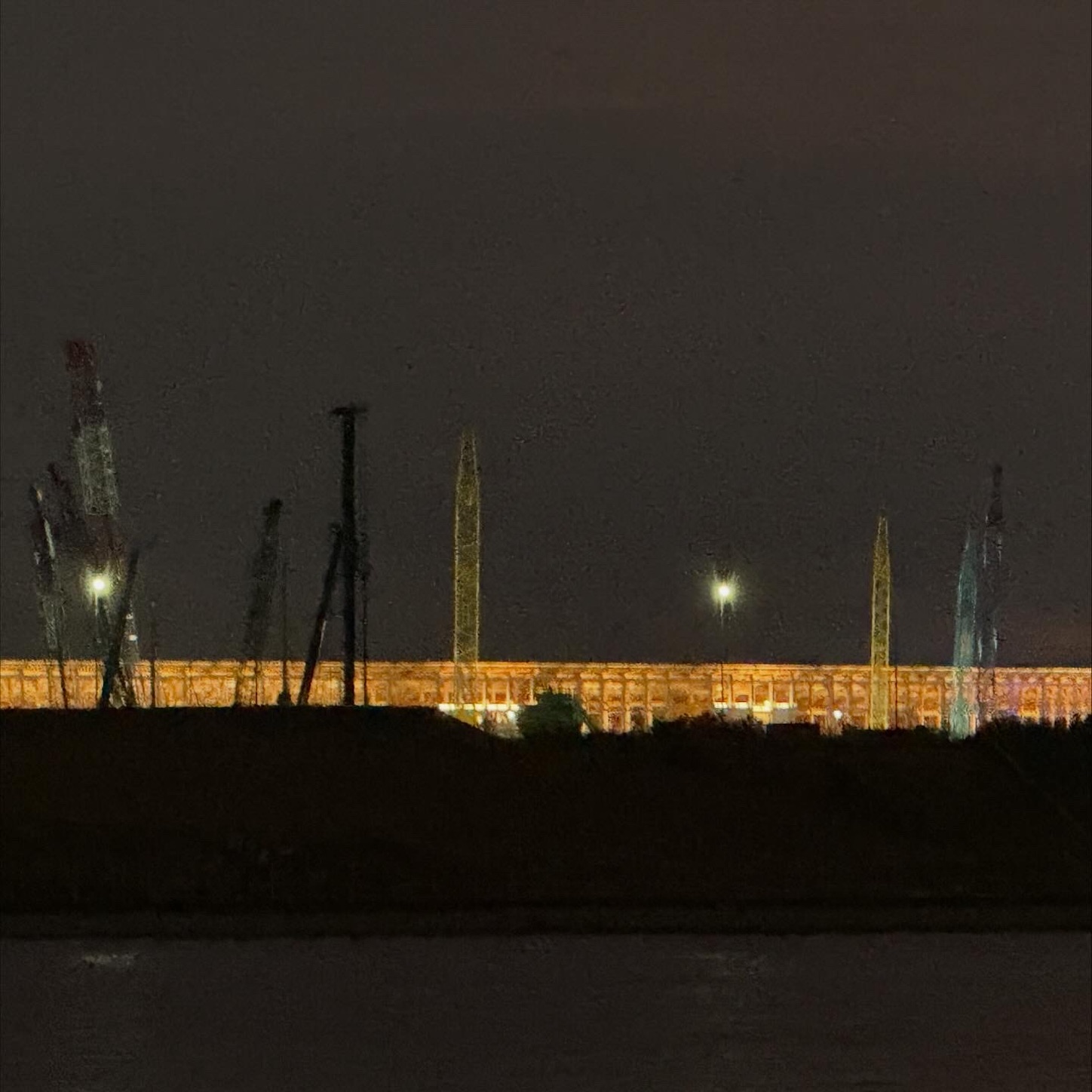 舞洲から見た夜の大屋根リング 舞洲から見た夜の大屋根リング