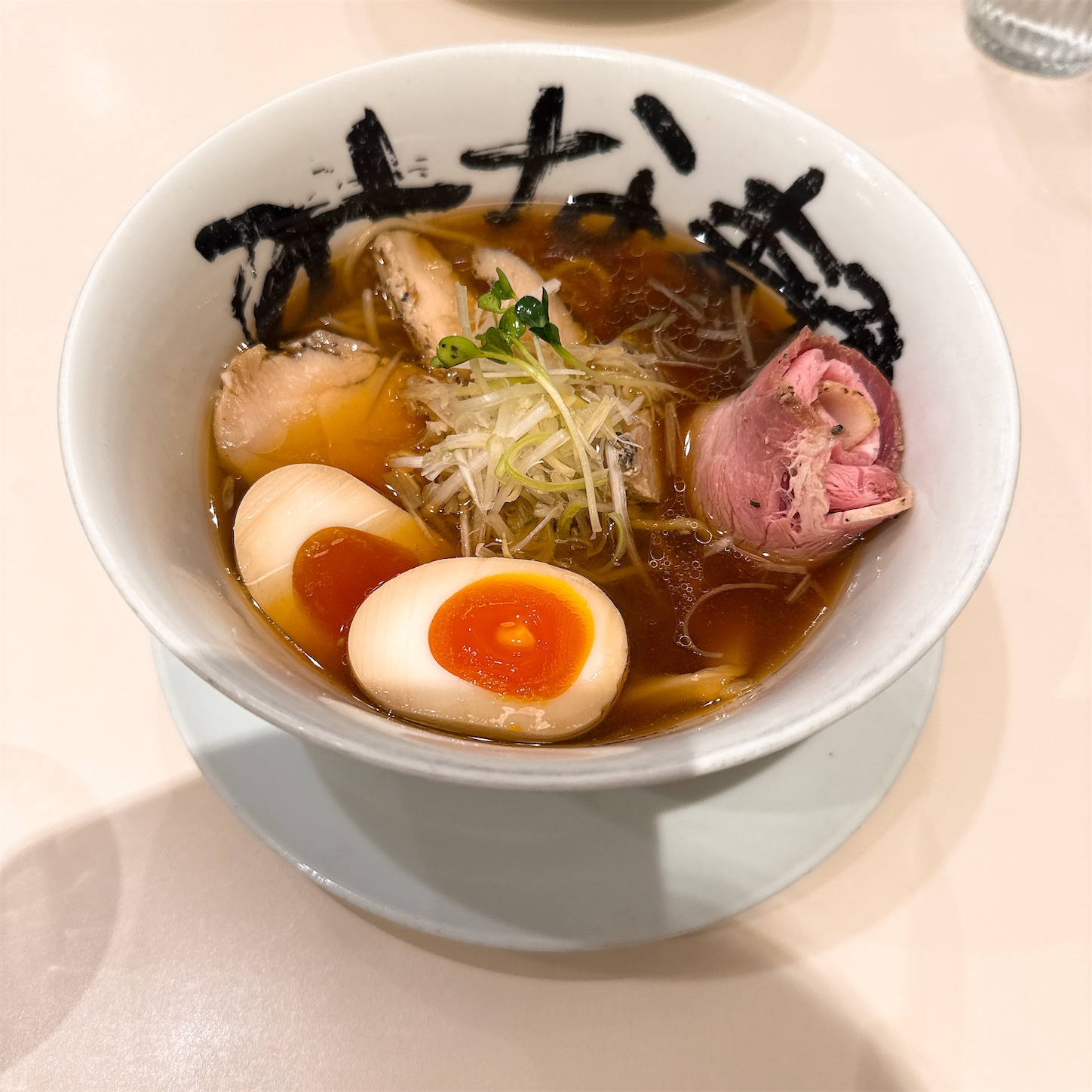 みな麺の清め染醤油らーめんプレミアム