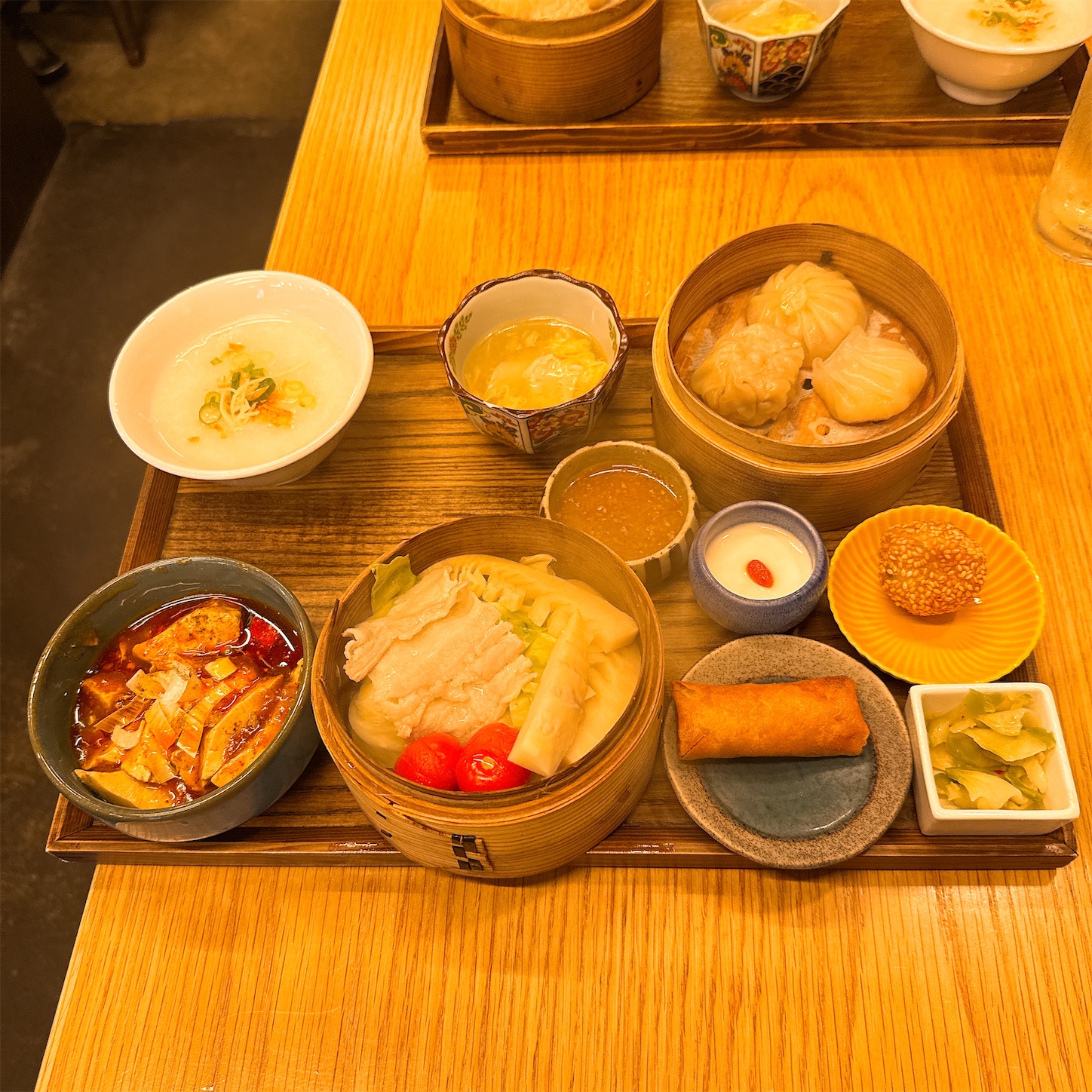 蒸したて点心4種と選べるダブルメインの贅沢中華ランチ 蒸したて点心4種と選べるダブルメインの贅沢中華ランチ