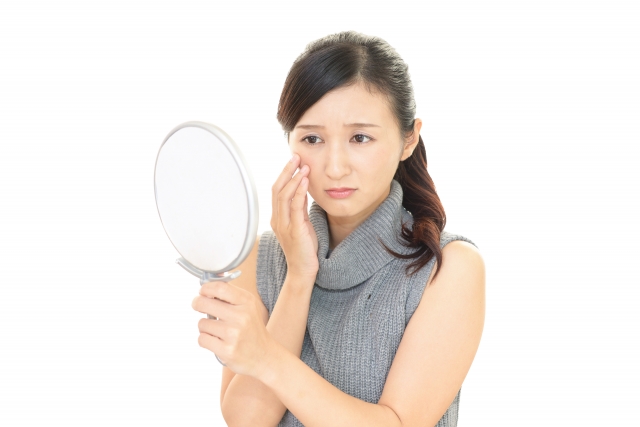 肌荒れの女性の画像です