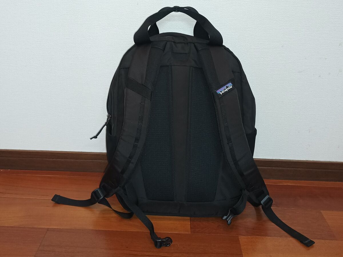 パタゴニア　アトムトート アトム・トート・パック 20L」普段使いからハイキングまで使える