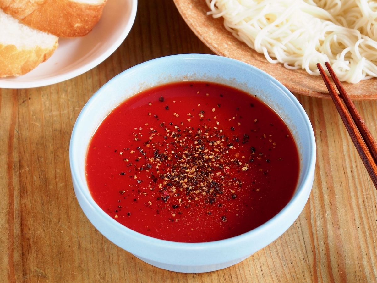 洗い物ちょっぴり、ゴミもほぼ出ない1人メシ「トマトカレーそうめん」黒こしょうをガリガリやって食べてほしい【ヤスナリオ】