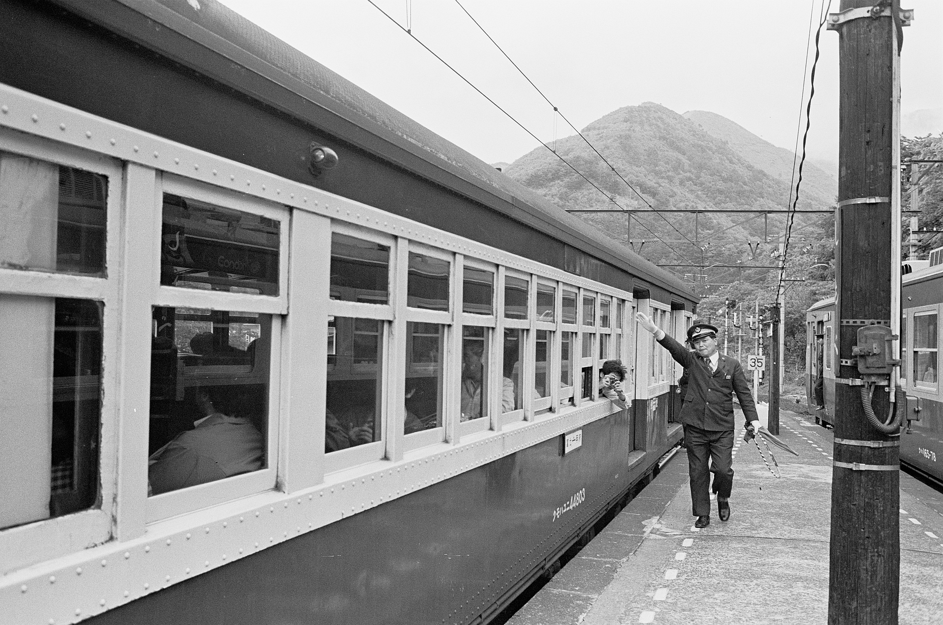 鉄道風景 オリジナルの色合いを色濃く残していた身延線 クモハユニ44803 (一部