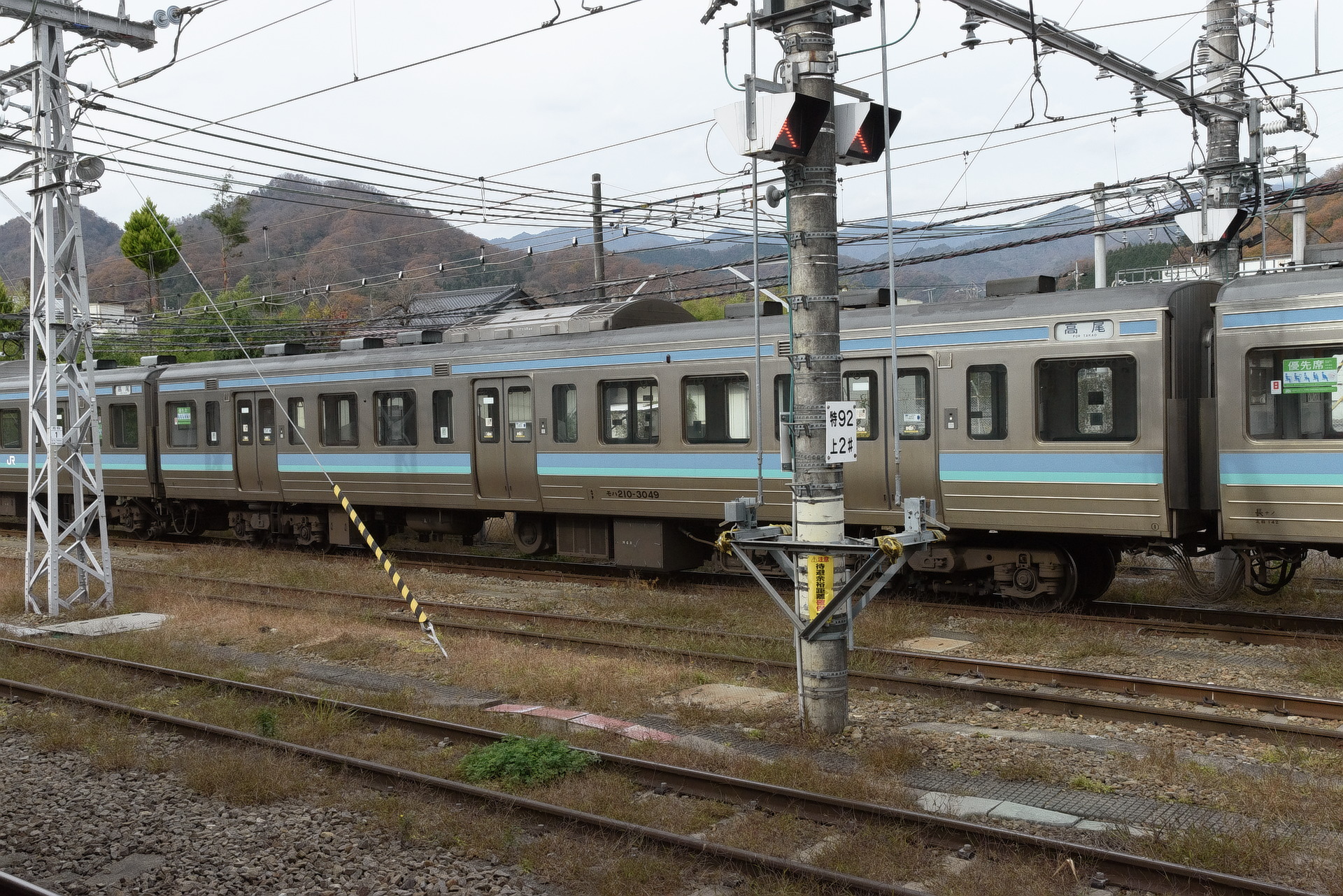 中央東線 211系 日常の記録: クモハ211-3049 他 (N315 編成