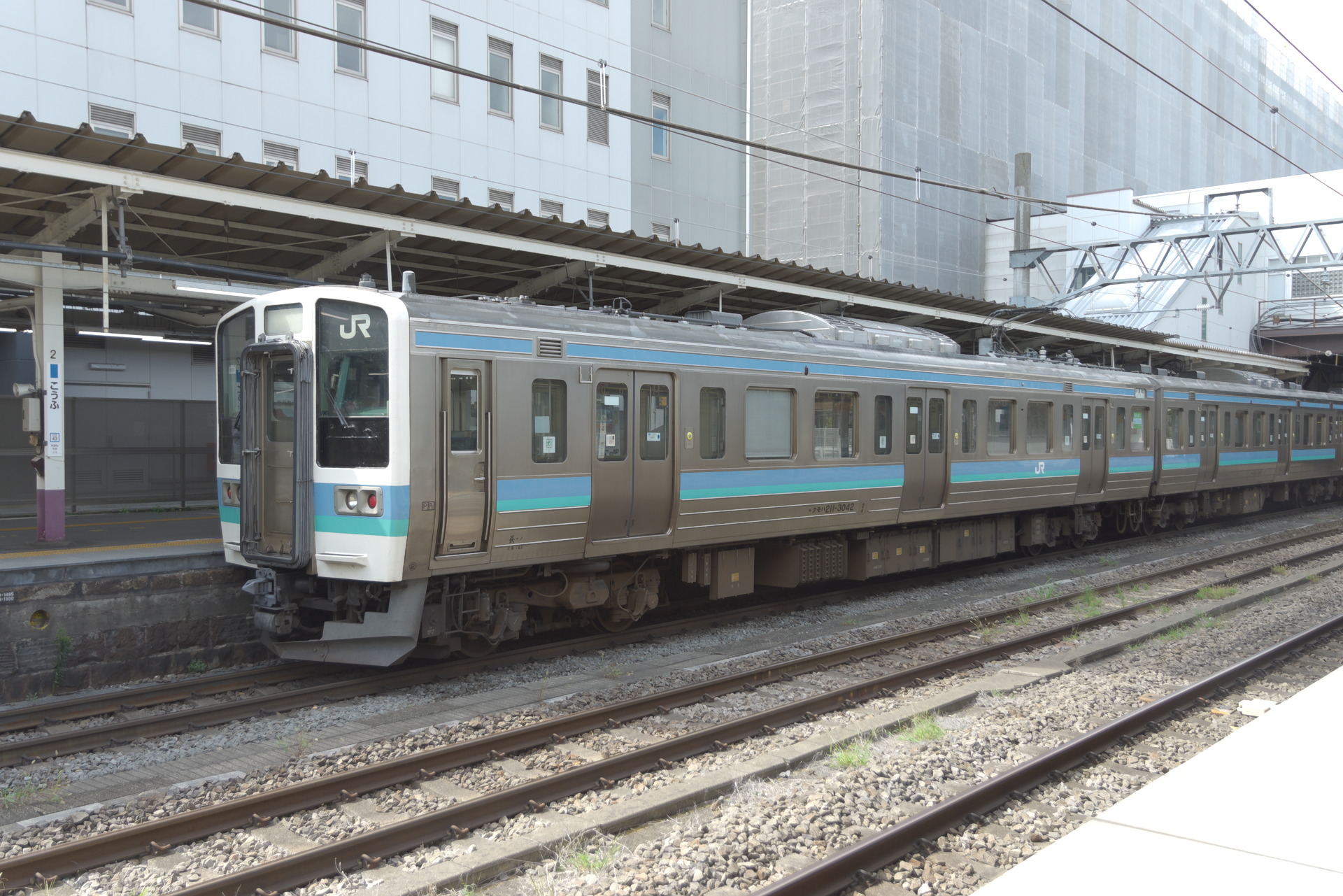 中央東線 211系 日常の記録: クモハ211-3042他 (N333編成) - 省型旧形