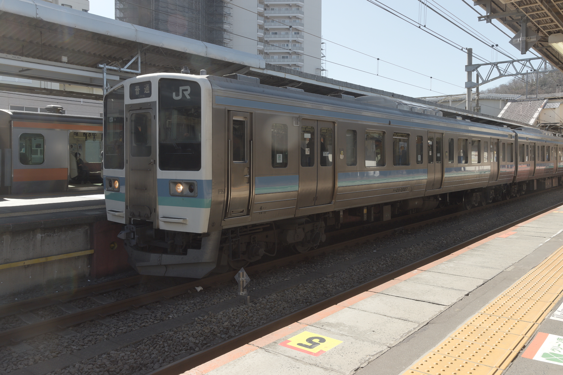 中央東線 211系 日常の記録: クハ211 -2007 他 (N607 編成) - 省