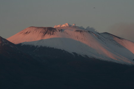 夕日に染まる「浅間山」（２０．１２．７）（１６：２８）