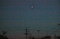 夕闇に、「皐月三日」のお月さま。(26.5.31)(19:40)