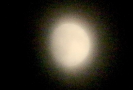 雲間に、「十四日」のお月さま。(28.9.14)(19:10)