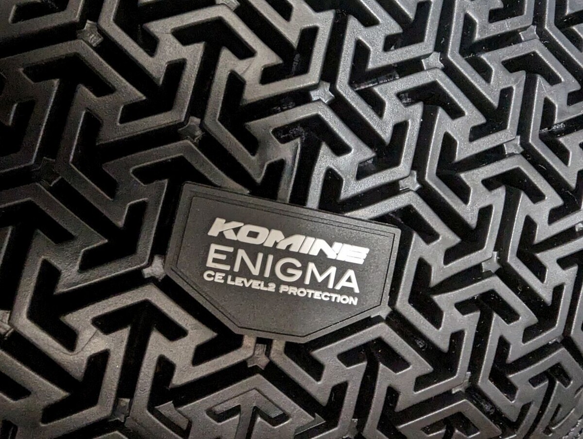 KOMINEの新しいプロテクター ENIGMAは良い - 文書生活 : TEXT LIFE