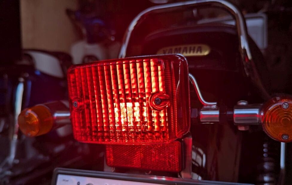 sr400 テールランプ ボルトオンテールランプキットSR400/500（'78～'08）、SR400FI