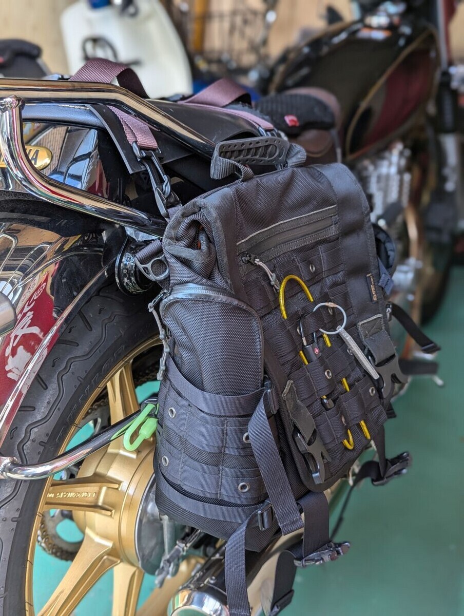 SR400: サイドバッグを左右2個にしたのでベルトを作る - 文書生活