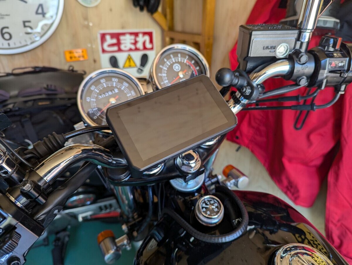 SR400: TanaxのSmart Ride Monitor AIO-5 PlayをRAM MOUNTS化 - 文書