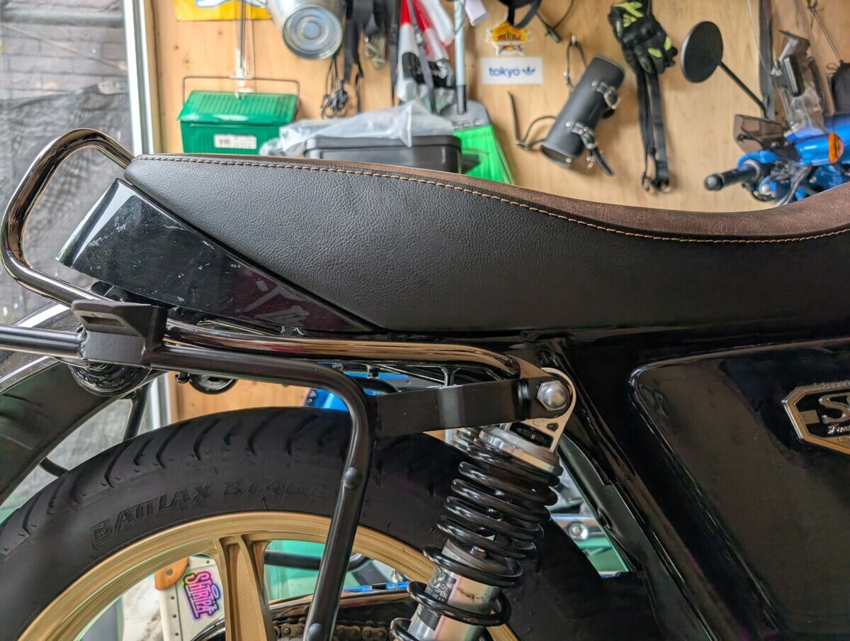SR400: GIVI E22Nと干渉しないリアキャリアを探す - 文書生活 : TEXT LIFE