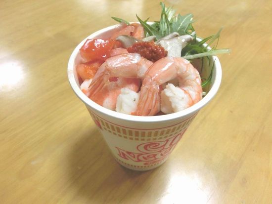 エビ風味のアジア麺 f:id:yentame_02:20180301125046j:plain