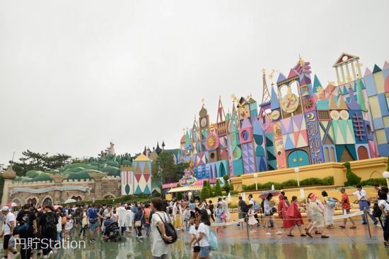 ディズニーランド「イッツ・ア・スモールワールド」 ディズニーランド「イッツ・ア・スモールワールド」