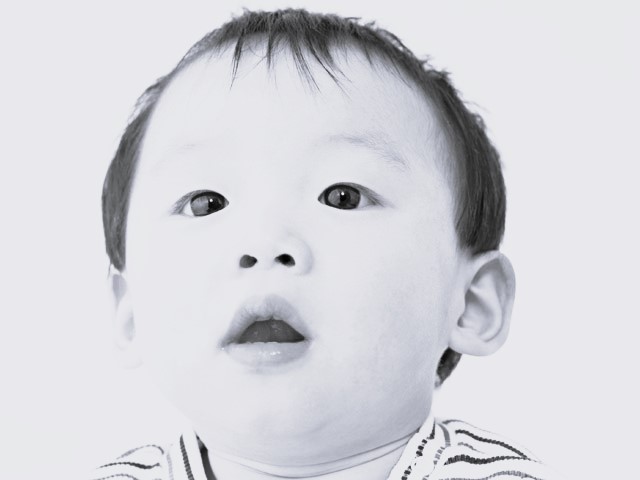 幼少期から、夢で奇妙な人物や生物に遭遇したり、少し先で起こることを見たり、といった現象に頻繁に遭遇してきました。