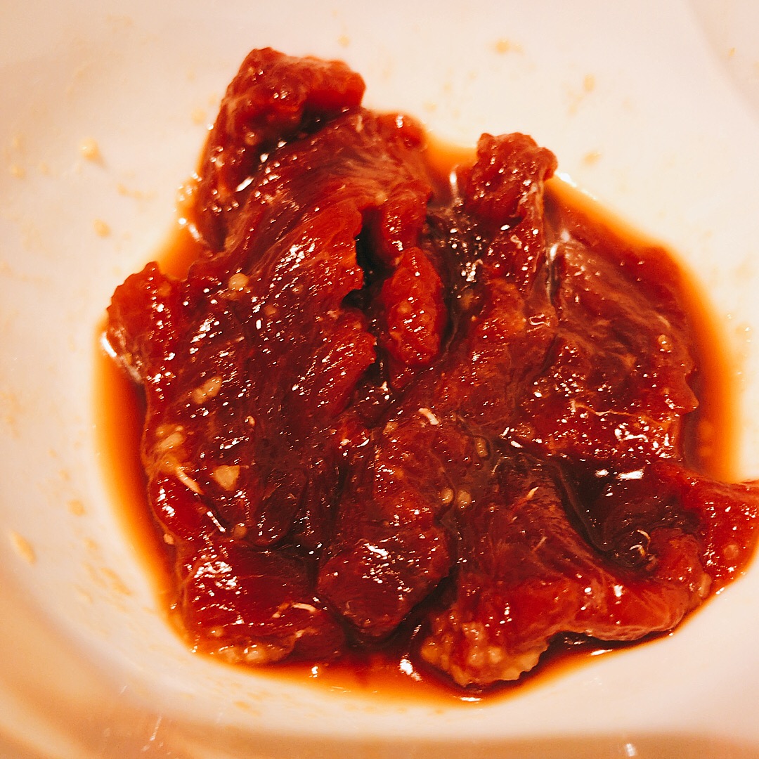 ミンククジラの刺し身のにんにく醤油ヅケ プログラマ飯