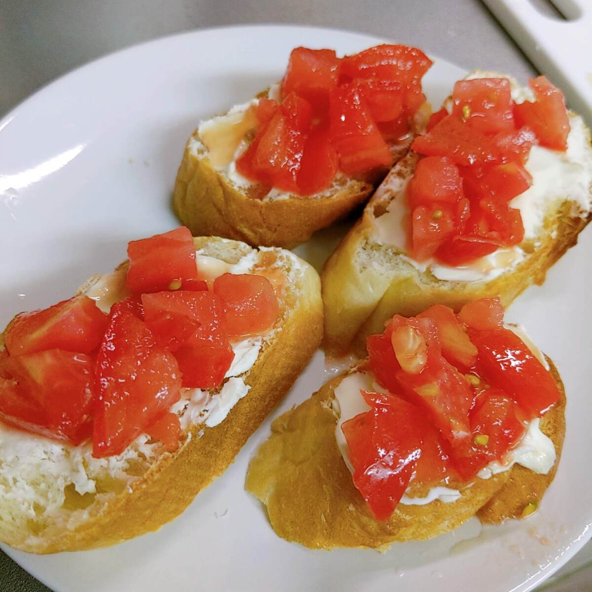 クリームチーズとトマトのブルスケッタ プログラマ飯