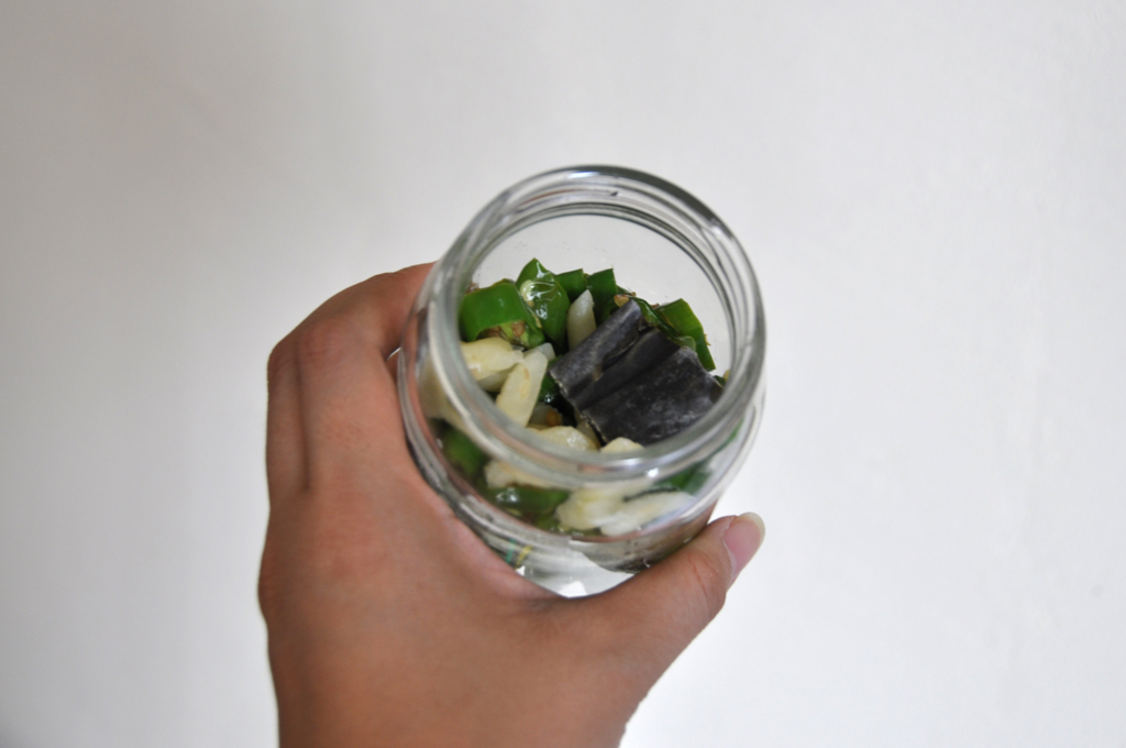 万能調味料 旬の青唐辛子とにんにくの醤油漬けを作ろう 隠し味に昆布を入れよう 楽しく暮らしたい毎日雑記