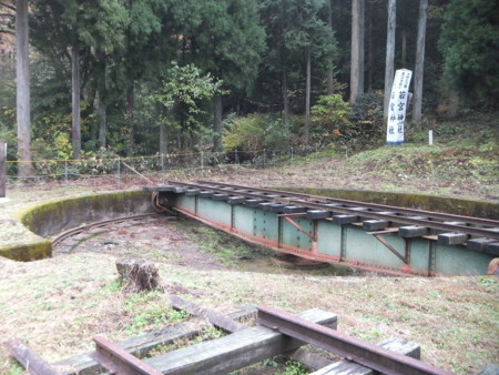 スローライフ列車　美作河井駅