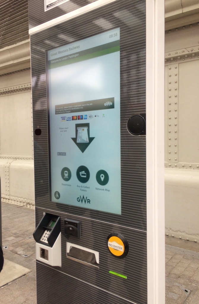 駅の発券機 ロンドン