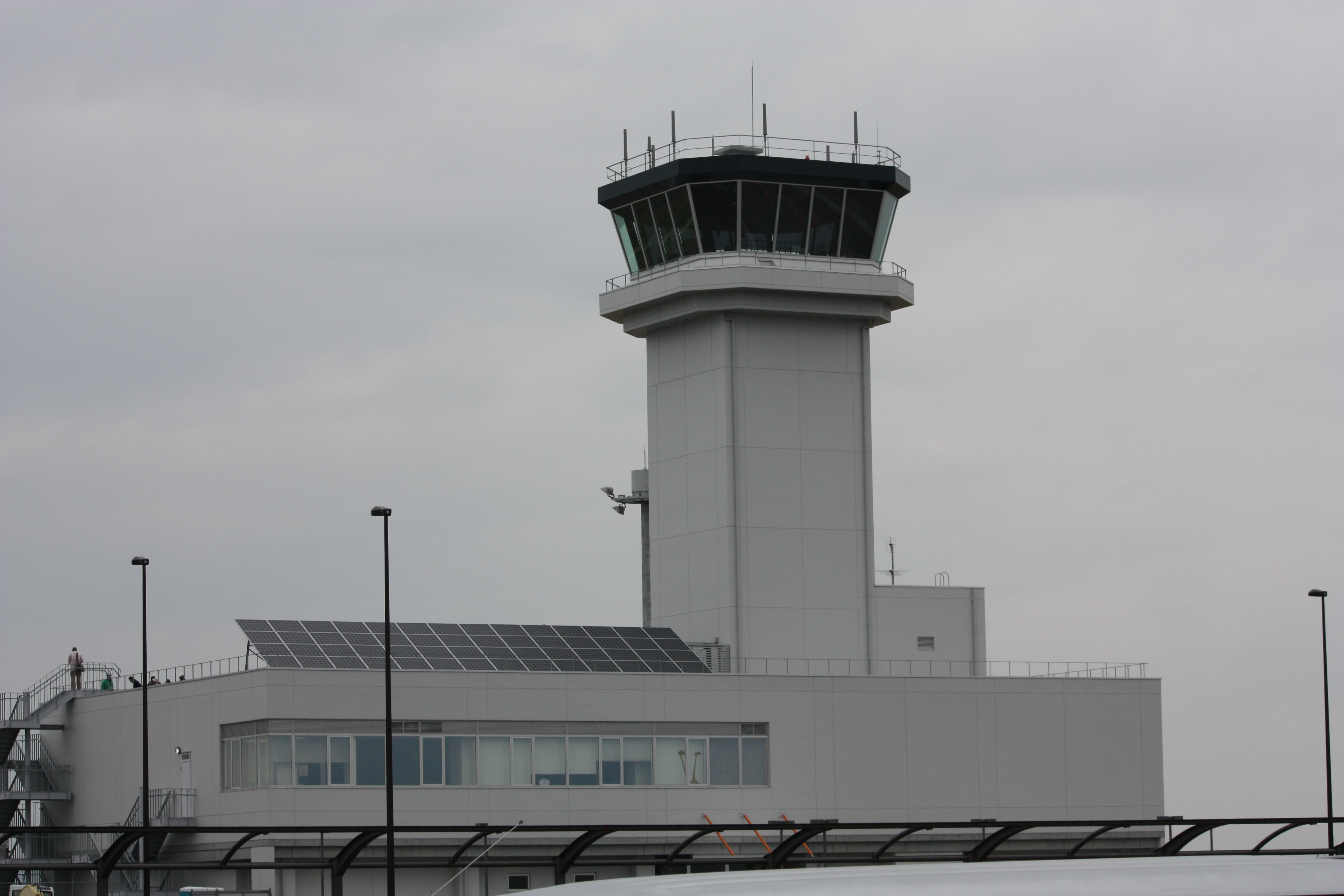 個別「静岡空港 管制塔」の写真、画像 - yoichi's fotolife