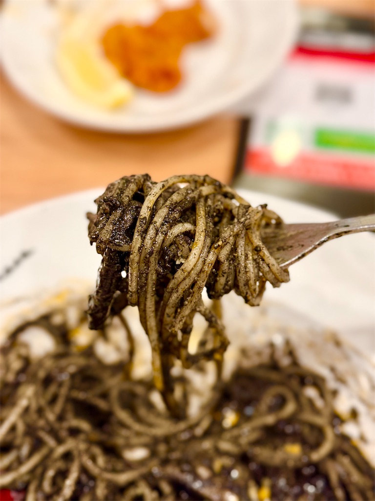 漆黒濃厚】上大岡で唸る絶品イカスミパスタの実力｜カプリチョーザ