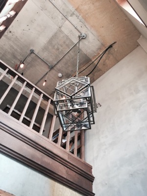 image UNTAPPED HOSTEL(アンタップト・ホステル)吹き抜け照明
