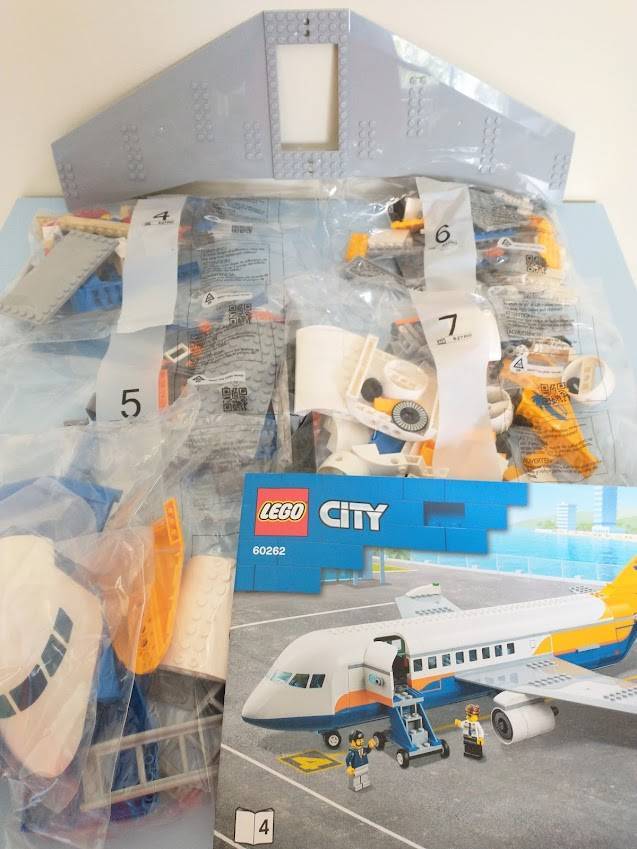 レゴ®シティ LEGO®60262 大きな飛行機で、旅行ごっこを楽しもう