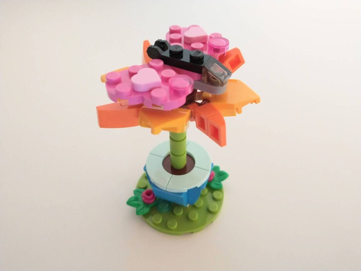 レゴ®︎フレンズ：LEGO®︎30417 お花と蝶々のミニセット、ハートパーツ