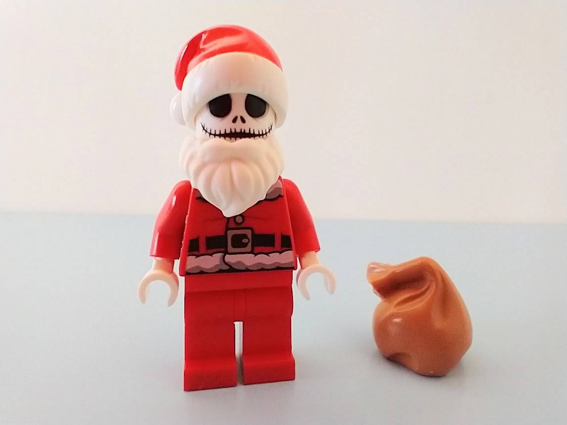 LEGO®︎ミニフィギュアの頭をミニドールのトルソーに取り付ける方法