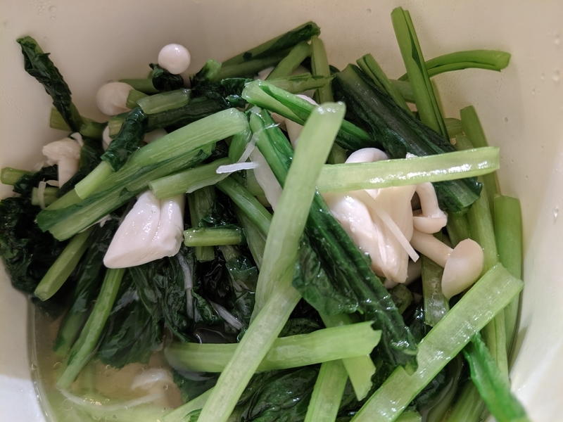 鼎泰豊の空芯菜とキノコの炒め物