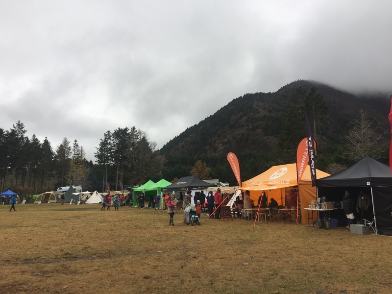 キャンプグッズの展示
