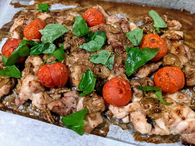 オーブンで トマトと鶏もも肉のロースト を作ってみた 趣味は散歩です