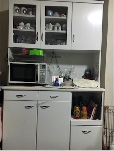 食器棚の扉をはずす 断捨離するyona