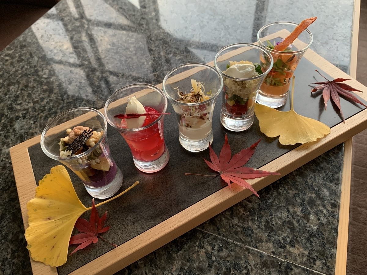 セイボリー、ピークラウンジ、アフタヌーンティー、ヘルシー料理、ホテルラウンジ