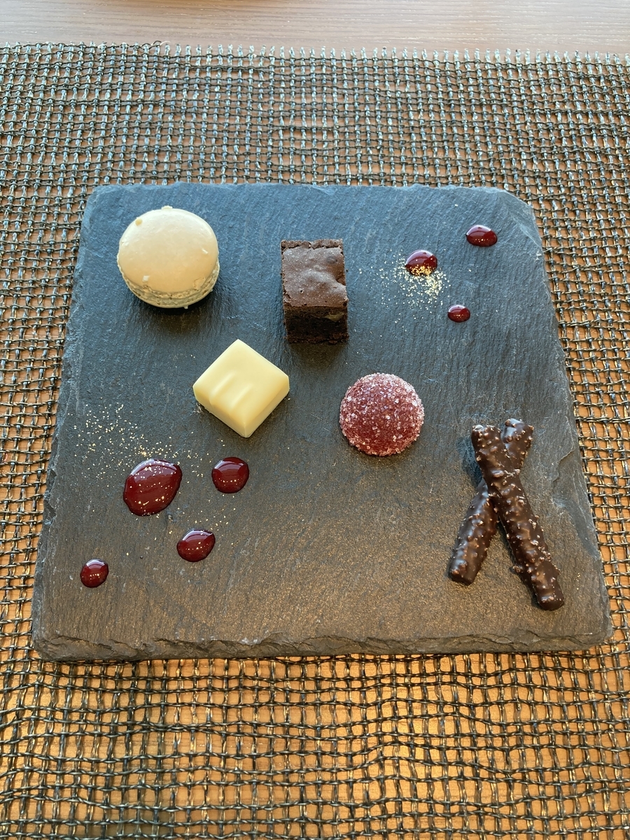 ザプリンスギャラリー東京紀尾井町、オアシスガーデン、お茶菓子