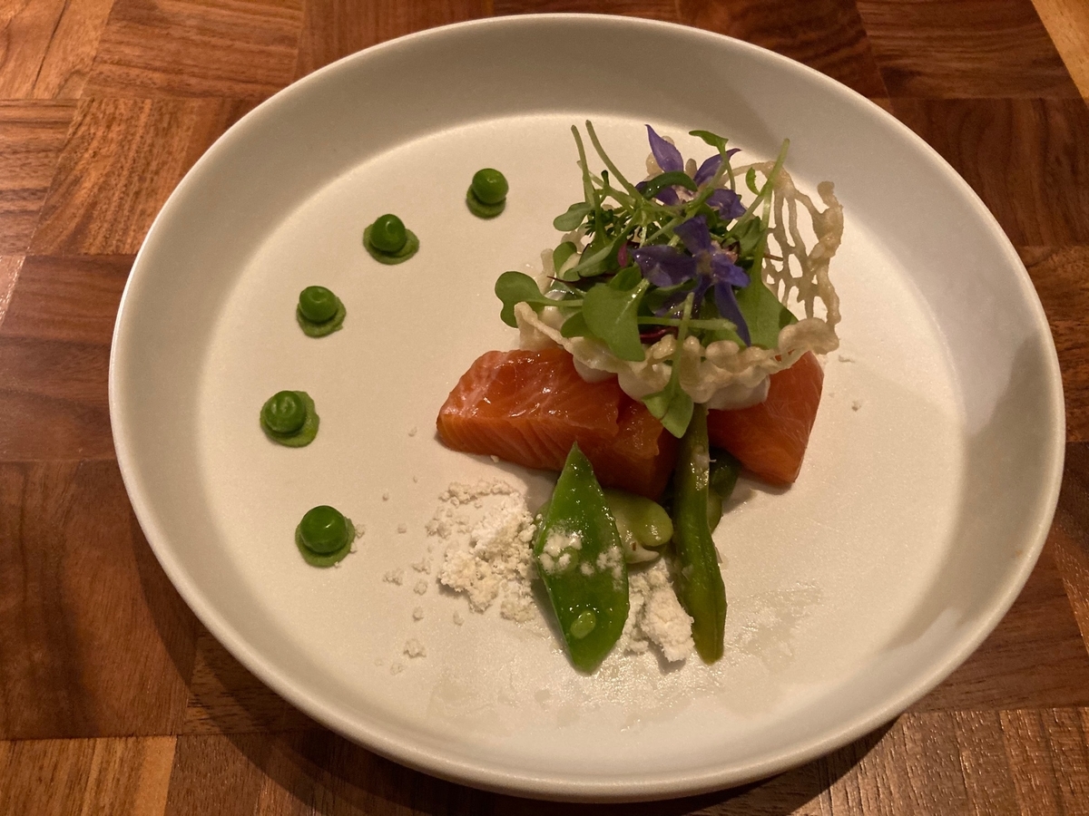 ザタヴァン、アンダーズ東京、桜鱒、前菜