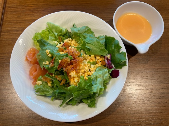 桜海老、スモークサーモン、サラダ、アンカー東京　