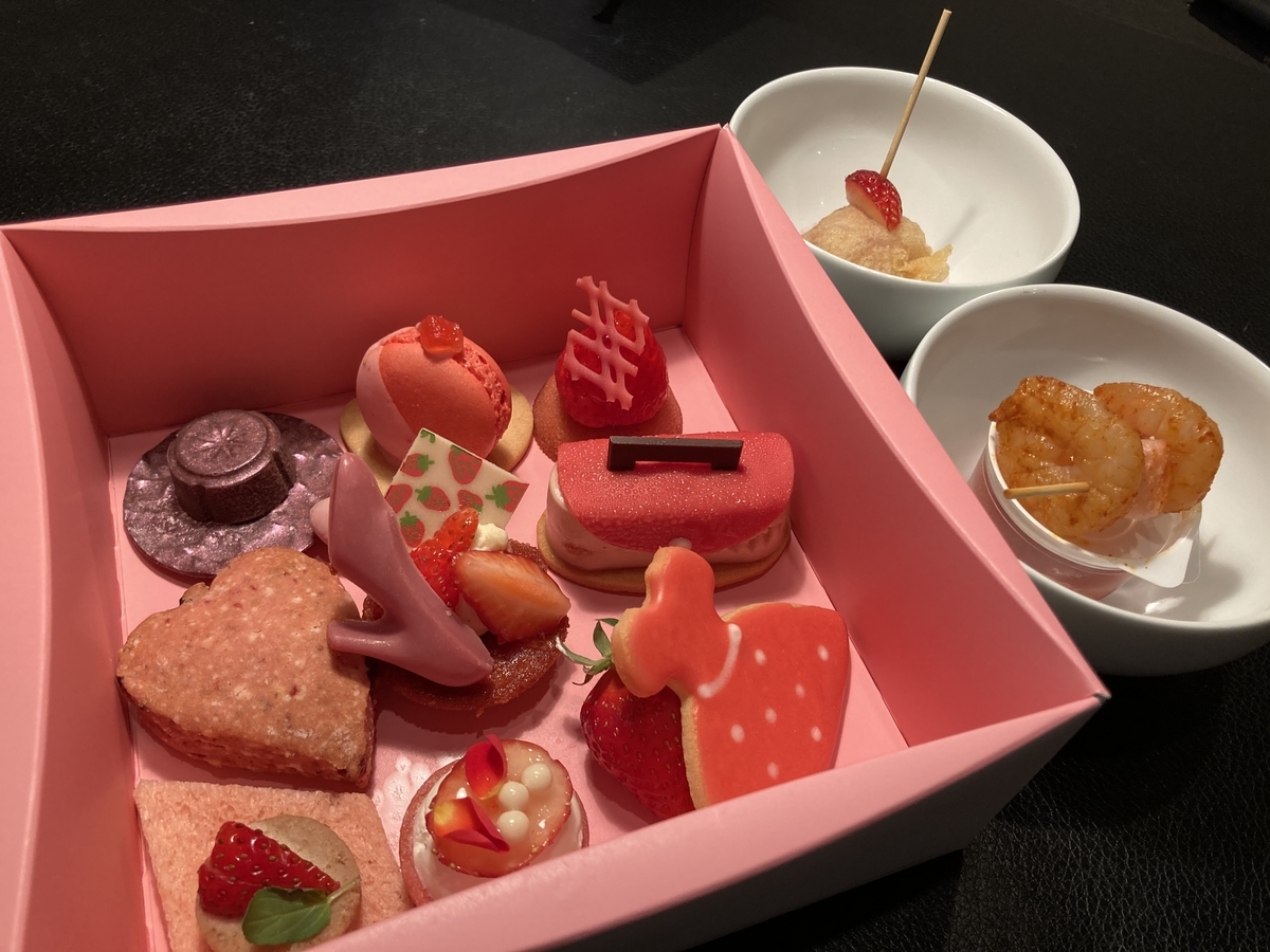 ストロベリースイーツ、アフタヌーンティー、アトリウムラウンジ、