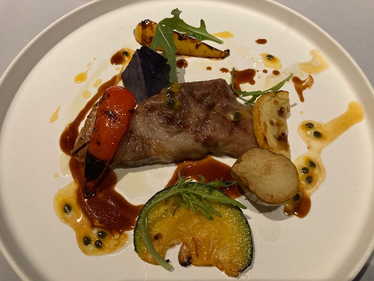 TOKYO X、野菜のグリル、パッションフルーツ､肉料理