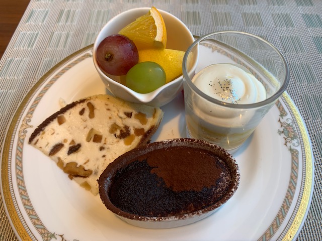 デザートビュッフェ､ティラミス、ズコット､ミニパルフェ